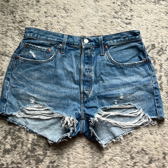 501® ORIGINAL FIT HIGH RISE WOMEN'S SHORTS - Picture 1 of 4